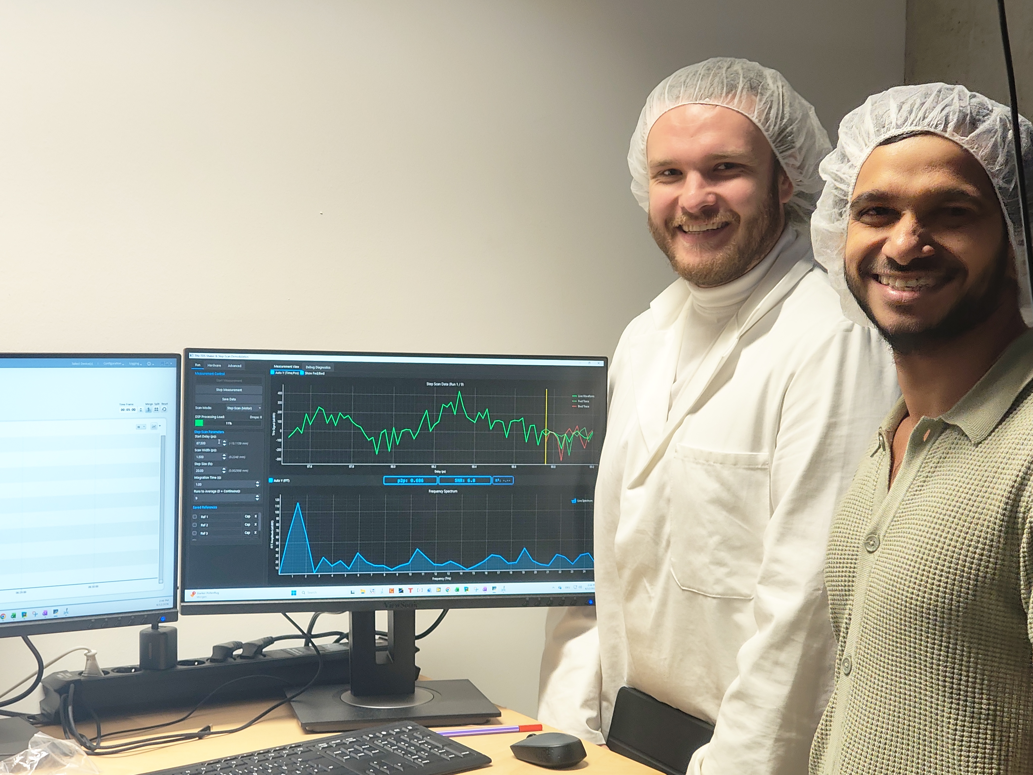 First THz-Emission Near Field Signal